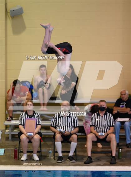 Thumbnail 3 in CHSAA 4A Boys Diving - State Championship photogallery.
