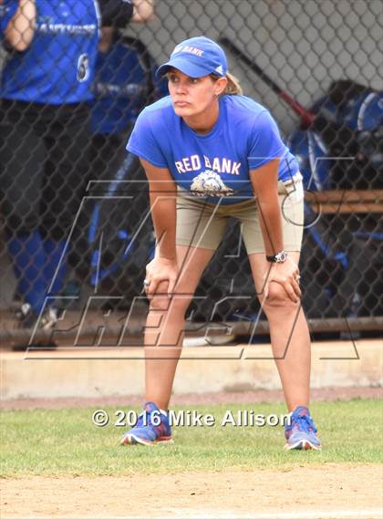Thumbnail 2 in Sale Creek vs Red Bank photogallery.