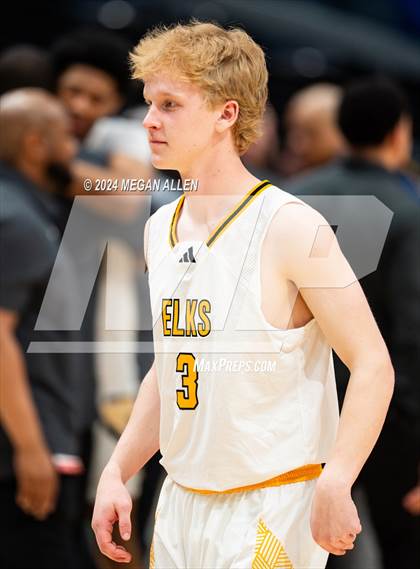 Thumbnail 1 in Centerville vs. Whitmer (OHSAA Division 1 Semifinal) photogallery.