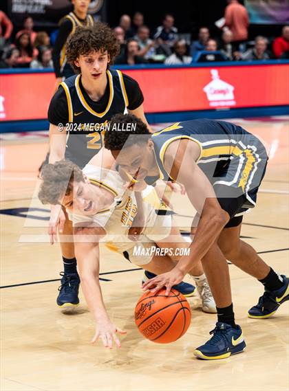 Thumbnail 3 in Centerville vs. Whitmer (OHSAA Division 1 Semifinal) photogallery.
