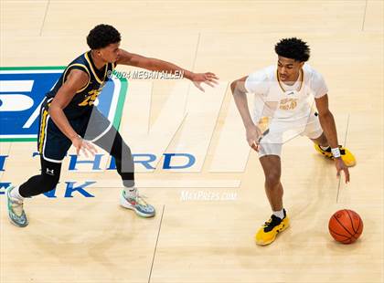 Thumbnail 1 in Centerville vs. Whitmer (OHSAA Division 1 Semifinal) photogallery.