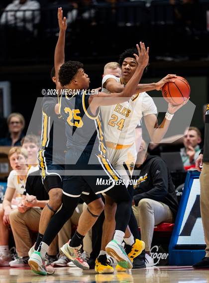 Thumbnail 3 in Centerville vs. Whitmer (OHSAA Division 1 Semifinal) photogallery.