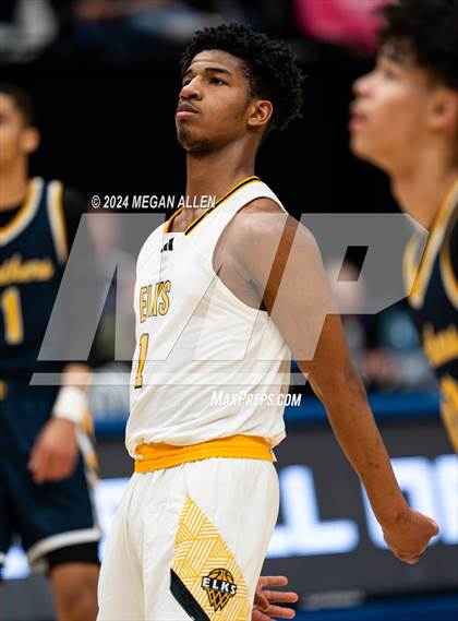 Thumbnail 1 in Centerville vs. Whitmer (OHSAA Division 1 Semifinal) photogallery.