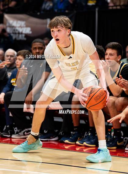 Thumbnail 3 in Centerville vs. Whitmer (OHSAA Division 1 Semifinal) photogallery.