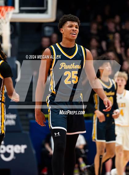 Thumbnail 3 in Centerville vs. Whitmer (OHSAA Division 1 Semifinal) photogallery.