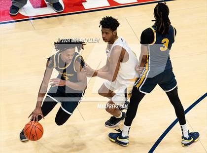 Thumbnail 3 in Centerville vs. Whitmer (OHSAA Division 1 Semifinal) photogallery.