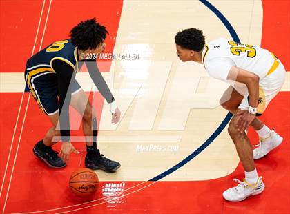 Thumbnail 3 in Centerville vs. Whitmer (OHSAA Division 1 Semifinal) photogallery.