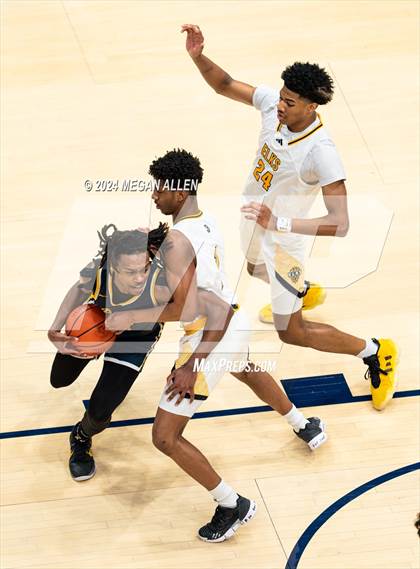 Thumbnail 3 in Centerville vs. Whitmer (OHSAA Division 1 Semifinal) photogallery.