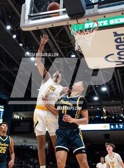 Thumbnail 2 in Centerville vs. Whitmer (OHSAA Division 1 Semifinal) photogallery.