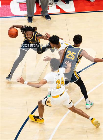 Thumbnail 1 in Centerville vs. Whitmer (OHSAA Division 1 Semifinal) photogallery.