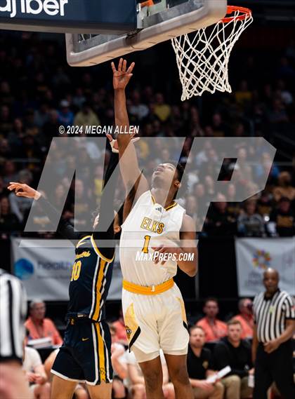 Thumbnail 3 in Centerville vs. Whitmer (OHSAA Division 1 Semifinal) photogallery.