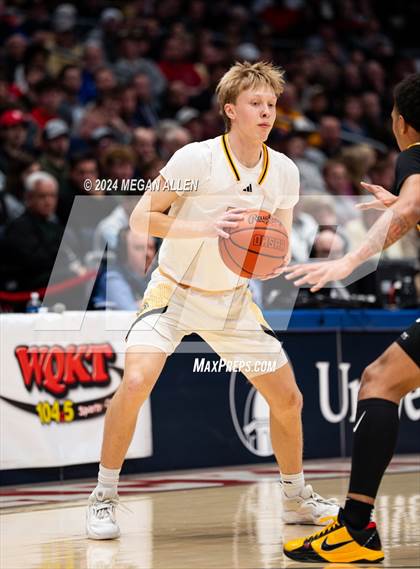Thumbnail 1 in Centerville vs. Whitmer (OHSAA Division 1 Semifinal) photogallery.