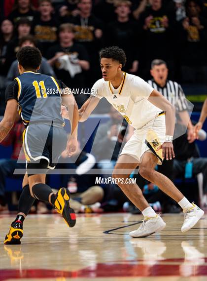 Thumbnail 2 in Centerville vs. Whitmer (OHSAA Division 1 Semifinal) photogallery.