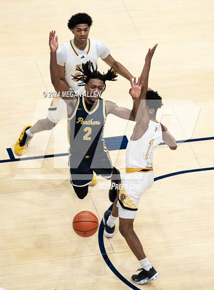 Thumbnail 1 in Centerville vs. Whitmer (OHSAA Division 1 Semifinal) photogallery.