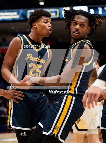 Thumbnail 1 in Centerville vs. Whitmer (OHSAA Division 1 Semifinal) photogallery.