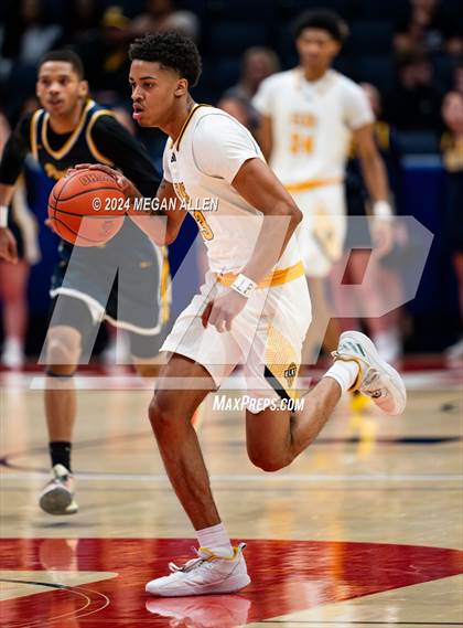 Thumbnail 1 in Centerville vs. Whitmer (OHSAA Division 1 Semifinal) photogallery.