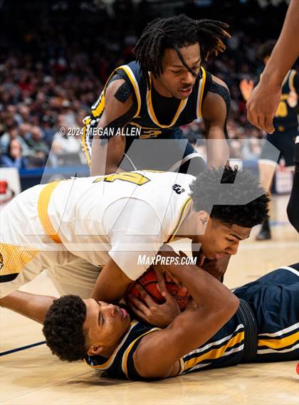 Thumbnail 3 in Centerville vs. Whitmer (OHSAA Division 1 Semifinal) photogallery.