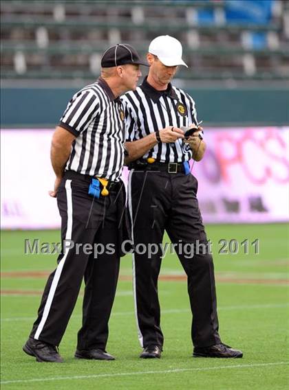 Thumbnail 2 in Campolindo vs. Washington Union (CIF State D3 Final) photogallery.