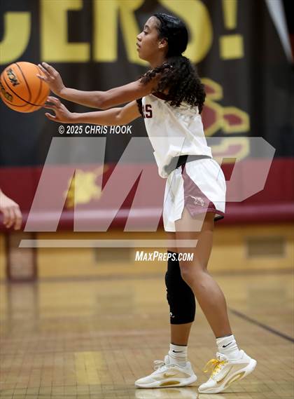 Thumbnail 1 in Pinnacle vs Salpointe Catholic (Salpointe Cactus Clash) photogallery.