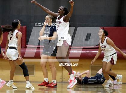 Thumbnail 1 in Pinnacle vs Salpointe Catholic (Salpointe Cactus Clash) photogallery.