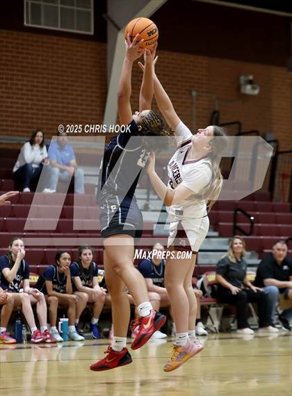 Thumbnail 3 in Pinnacle vs Salpointe Catholic (Salpointe Cactus Clash) photogallery.