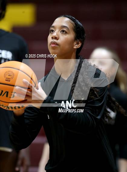 Thumbnail 2 in Pinnacle vs Salpointe Catholic (Salpointe Cactus Clash) photogallery.