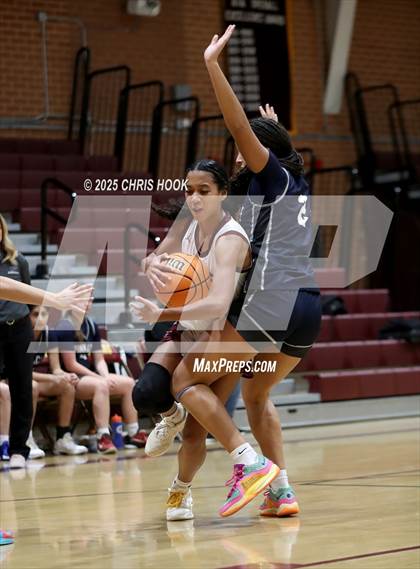 Thumbnail 1 in Pinnacle vs Salpointe Catholic (Salpointe Cactus Clash) photogallery.