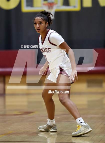 Thumbnail 2 in Pinnacle vs Salpointe Catholic (Salpointe Cactus Clash) photogallery.