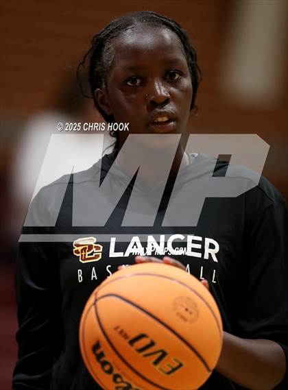 Thumbnail 2 in Pinnacle vs Salpointe Catholic (Salpointe Cactus Clash) photogallery.