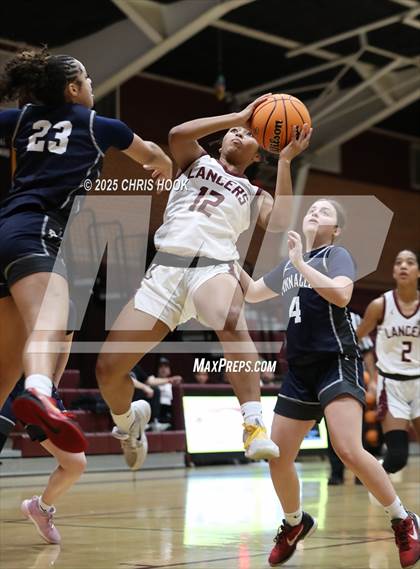 Thumbnail 2 in Pinnacle vs Salpointe Catholic (Salpointe Cactus Clash) photogallery.