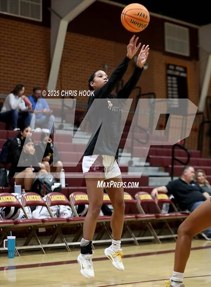 Thumbnail 2 in Pinnacle vs Salpointe Catholic (Salpointe Cactus Clash) photogallery.