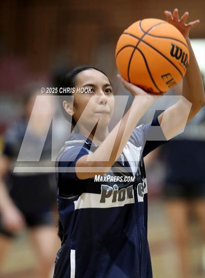 Thumbnail 1 in Pinnacle vs Salpointe Catholic (Salpointe Cactus Clash) photogallery.