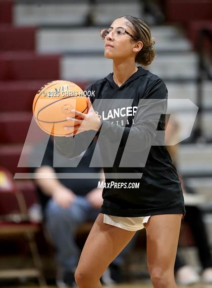 Thumbnail 3 in Pinnacle vs Salpointe Catholic (Salpointe Cactus Clash) photogallery.