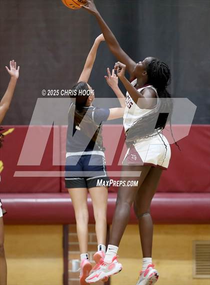 Thumbnail 2 in Pinnacle vs Salpointe Catholic (Salpointe Cactus Clash) photogallery.