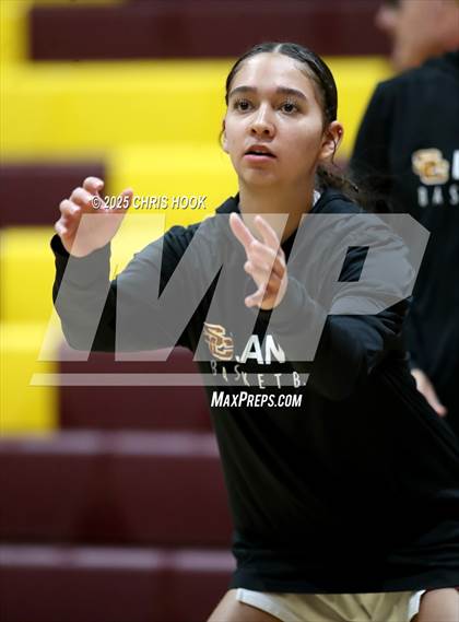 Thumbnail 2 in Pinnacle vs Salpointe Catholic (Salpointe Cactus Clash) photogallery.