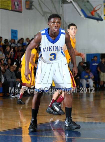 Thumbnail 3 in Cantwell-Sacred Heart vs. St. Bernard photogallery.