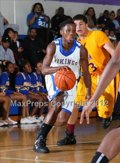 Thumbnail 3 in Cantwell-Sacred Heart vs. St. Bernard photogallery.