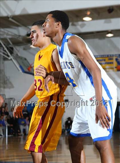 Thumbnail 2 in Cantwell-Sacred Heart vs. St. Bernard photogallery.