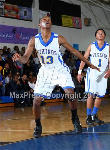 Thumbnail 2 in Cantwell-Sacred Heart vs. St. Bernard photogallery.