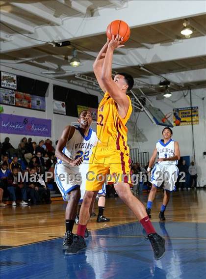 Thumbnail 2 in Cantwell-Sacred Heart vs. St. Bernard photogallery.