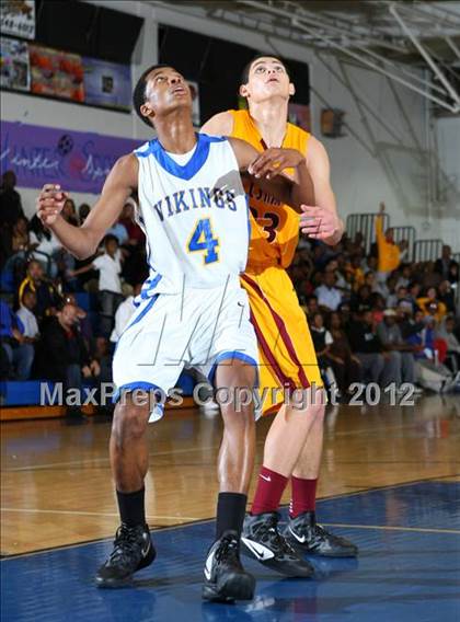 Thumbnail 2 in Cantwell-Sacred Heart vs. St. Bernard photogallery.