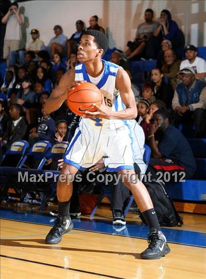 Thumbnail 3 in Cantwell-Sacred Heart vs. St. Bernard photogallery.
