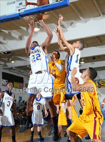 Thumbnail 3 in Cantwell-Sacred Heart vs. St. Bernard photogallery.