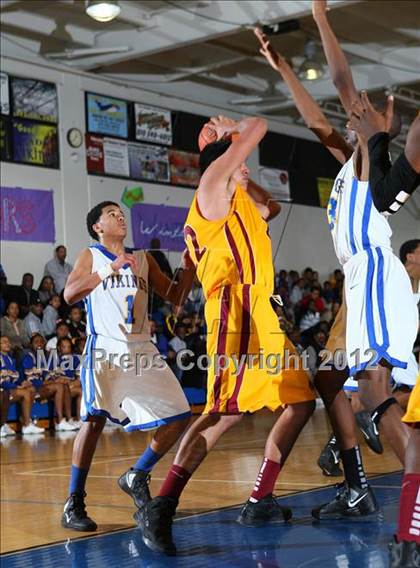 Thumbnail 1 in Cantwell-Sacred Heart vs. St. Bernard photogallery.