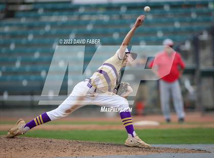 Thumbnail 2 in Bishop Guilfoyle vs. Central photogallery.