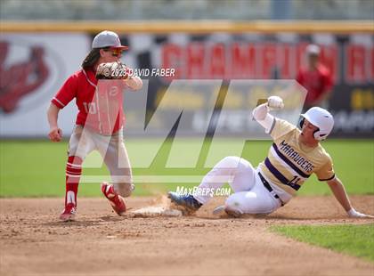Thumbnail 1 in Bishop Guilfoyle vs. Central photogallery.