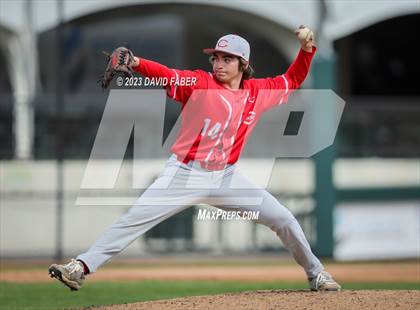 Thumbnail 2 in Bishop Guilfoyle vs. Central photogallery.