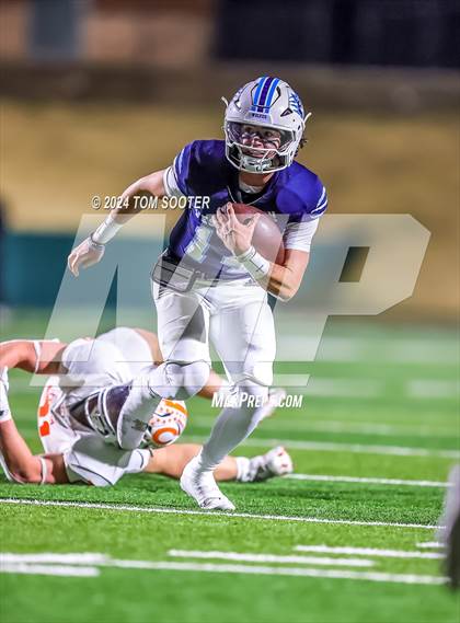 Thumbnail 3 in West Plains vs. Celina (UIL Football 4A D1 Semifinal) photogallery.