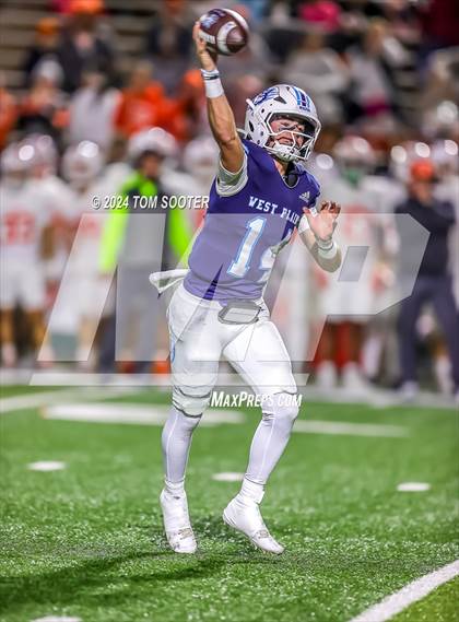 Thumbnail 1 in West Plains vs. Celina (UIL Football 4A D1 Semifinal) photogallery.