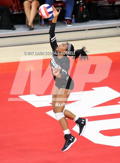 Thumbnail 2 in Hough vs. Green Hope (NCHSAA 4A Final) photogallery.